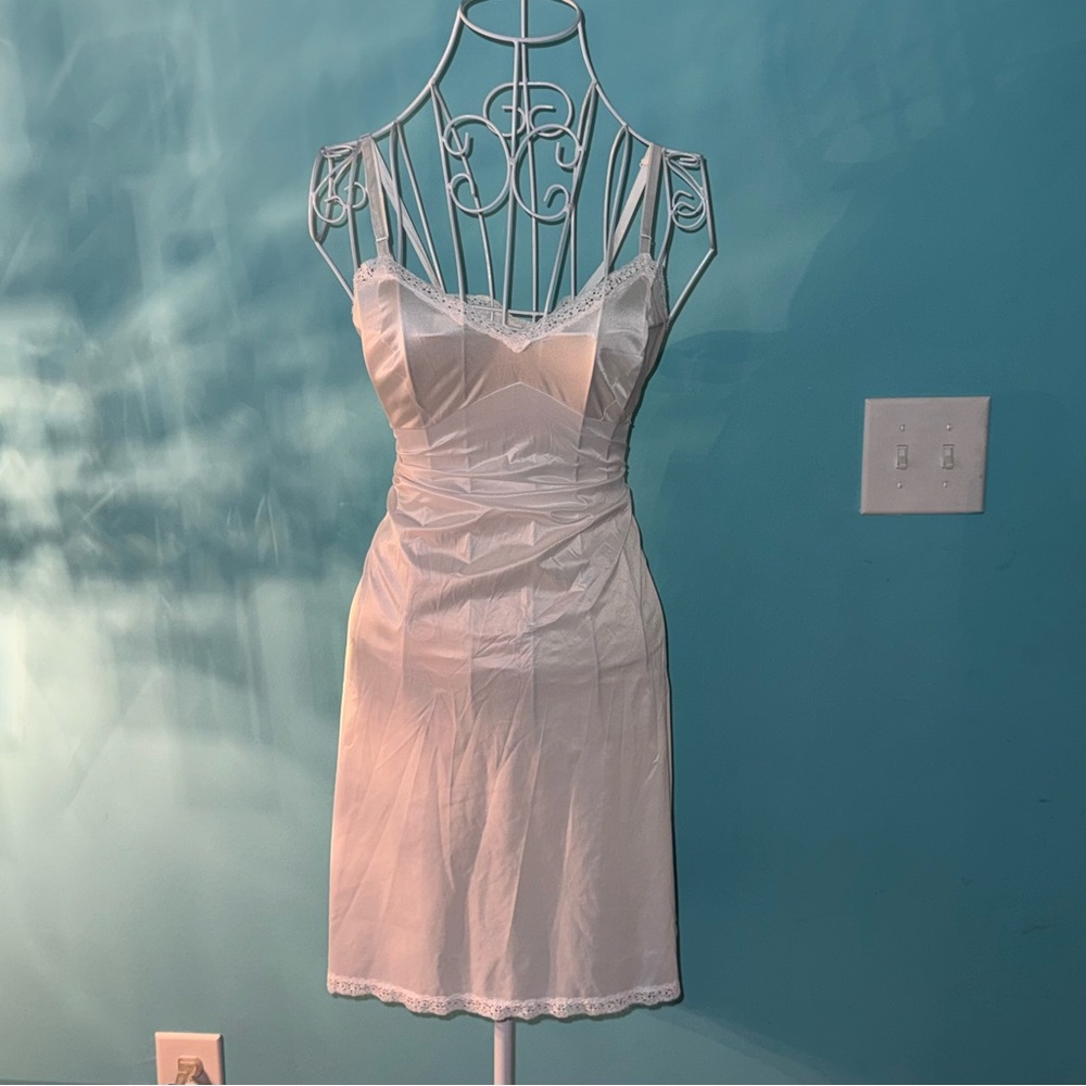 Vanity Fair White Lace Trim slip dress